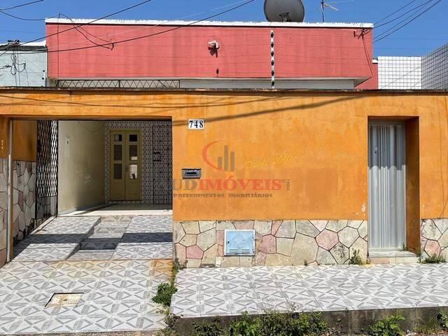Casa usada para Venda em Fortaleza - 1