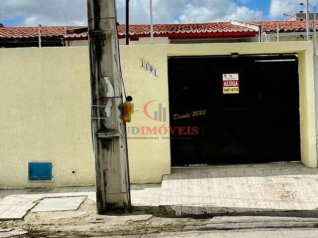 Casa usada para Locação em Fortaleza - 1